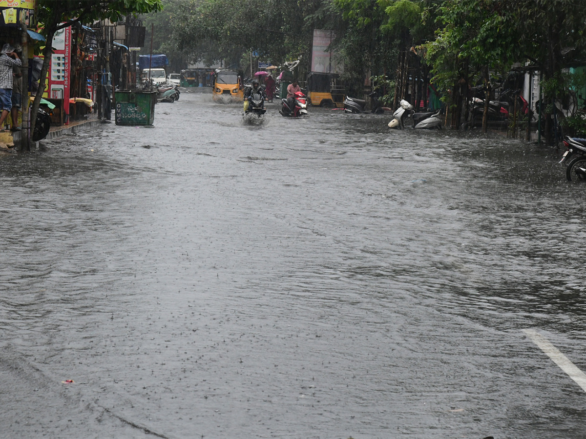 heavy rain in visakhapatnam photos25