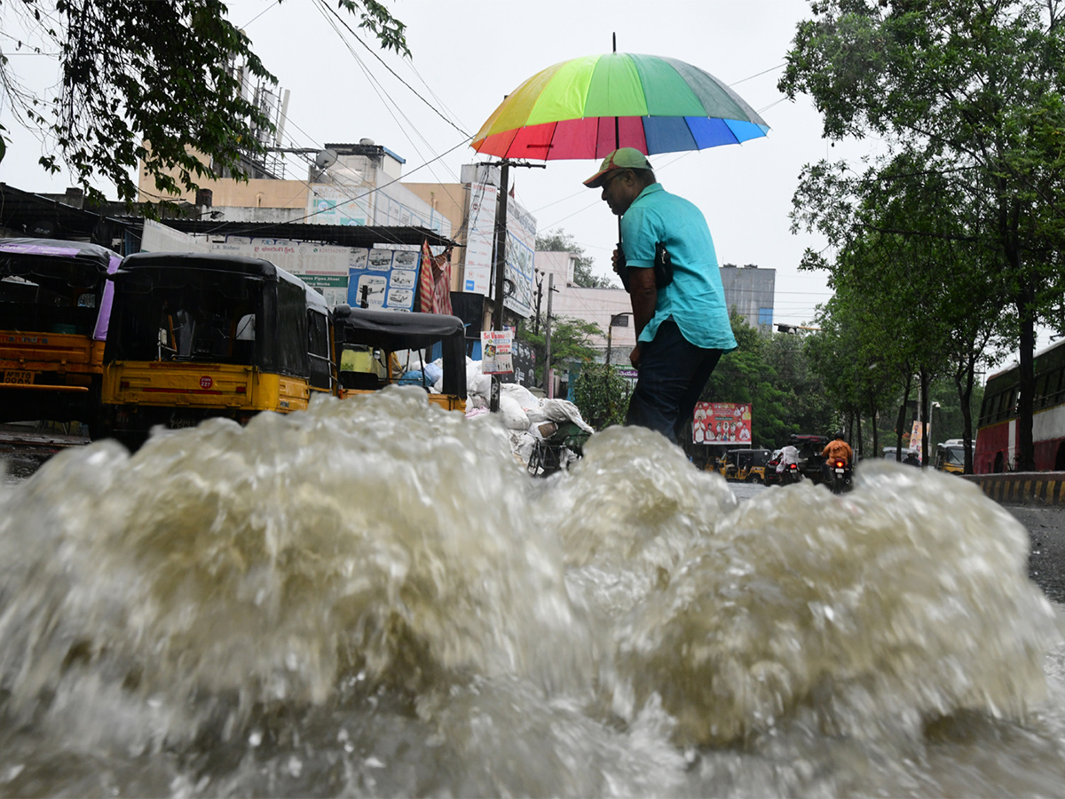 heavy rain in visakhapatnam photos4