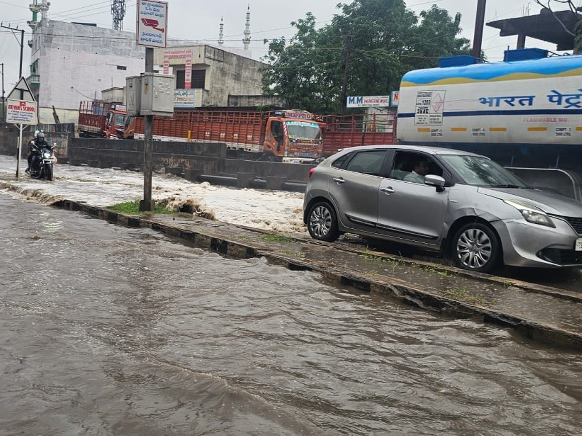 Heavy Rains In Telugu States Gallery2