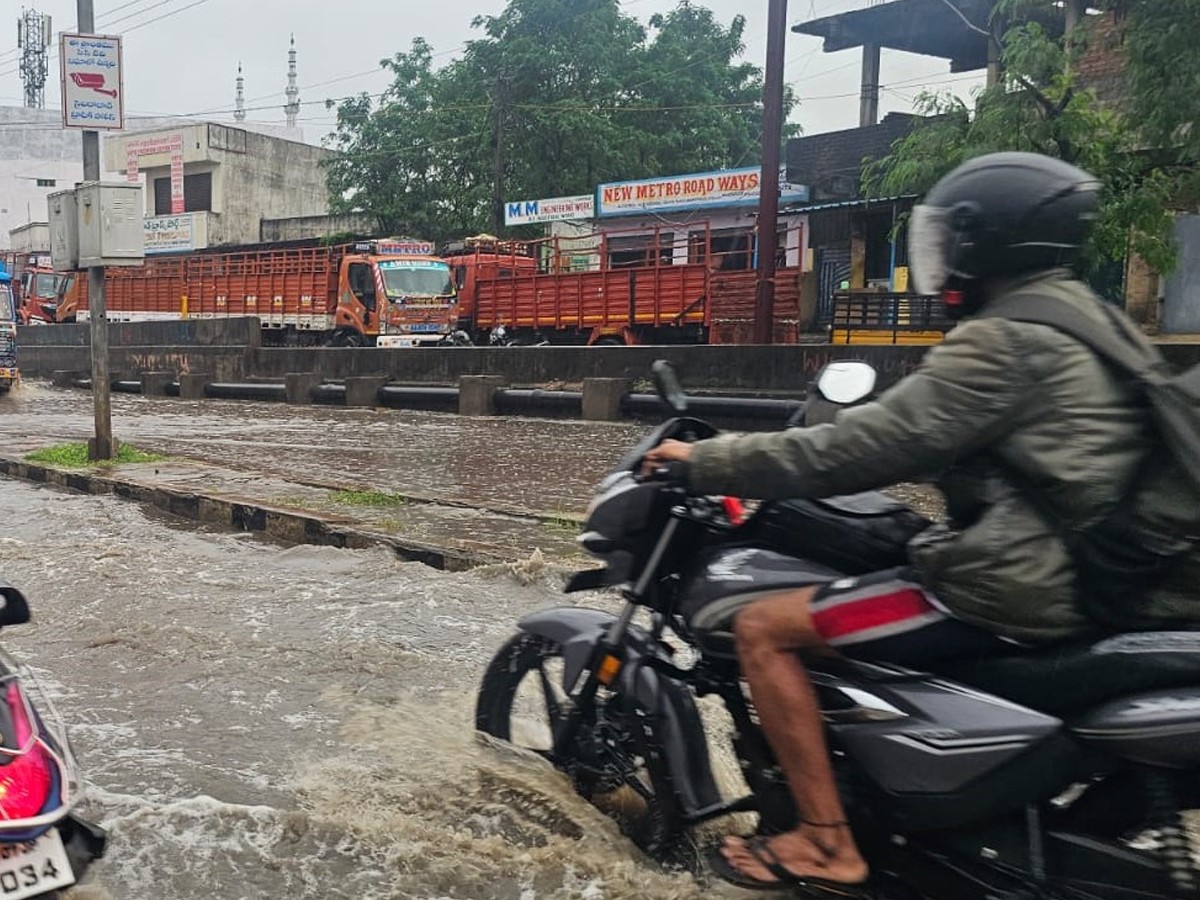 Heavy Rains In Telugu States Gallery13