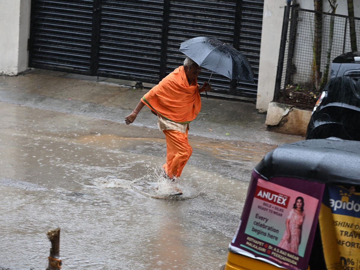 Heavy Rains In Telugu States Gallery4