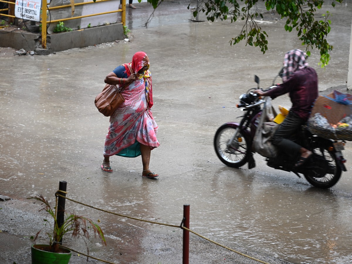 Heavy Rains In Telugu States Gallery6