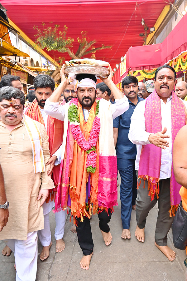 Ujjaini Mahankali Bonalu Celebrations At Secunderabad: Photos2