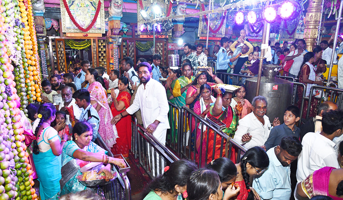 Ashadam Sare Festival In Vijayawada Durgamma30