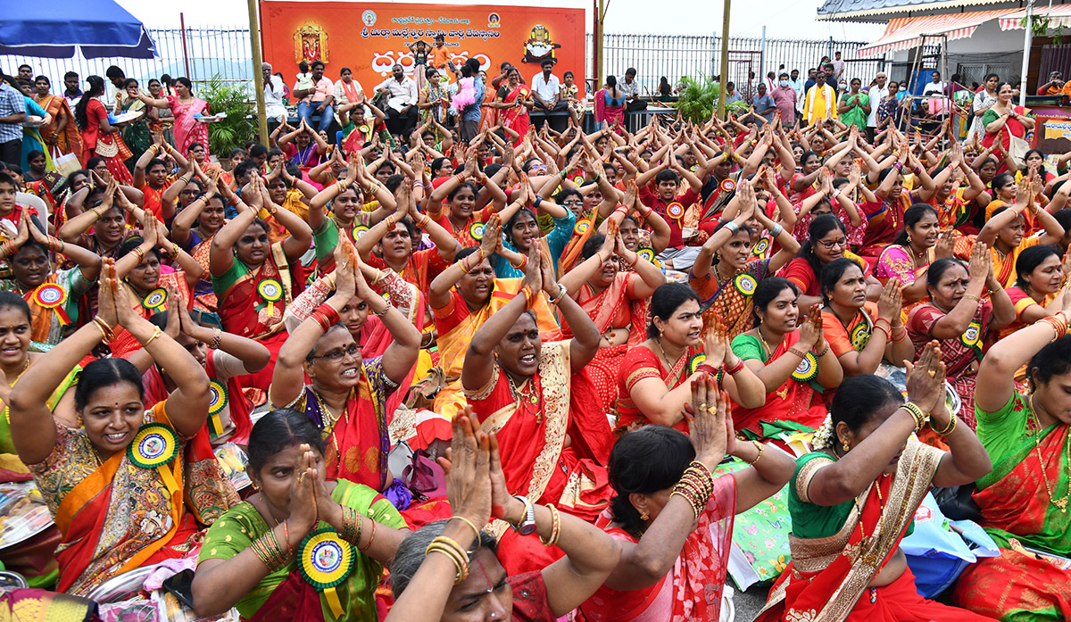 Ashadam Sare Festival In Vijayawada Durgamma35