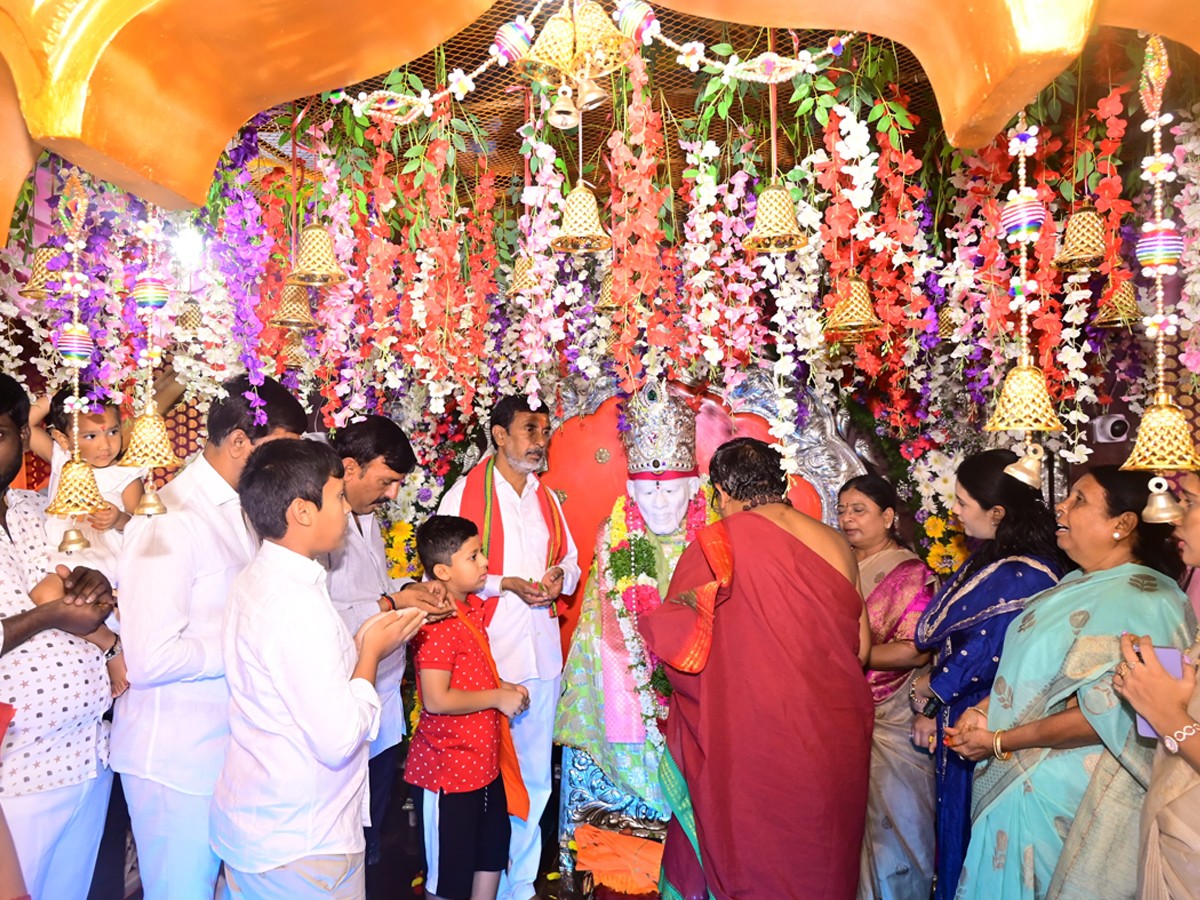 Grand Celebrations Of Guru Purnima In Hyderabad: Photos24