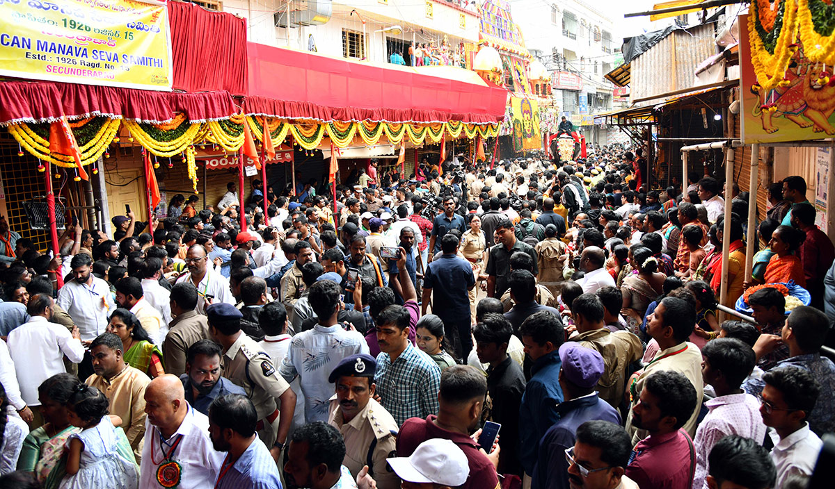 Secunderabad : Ujjaini Mahankali Bonalu Photos10