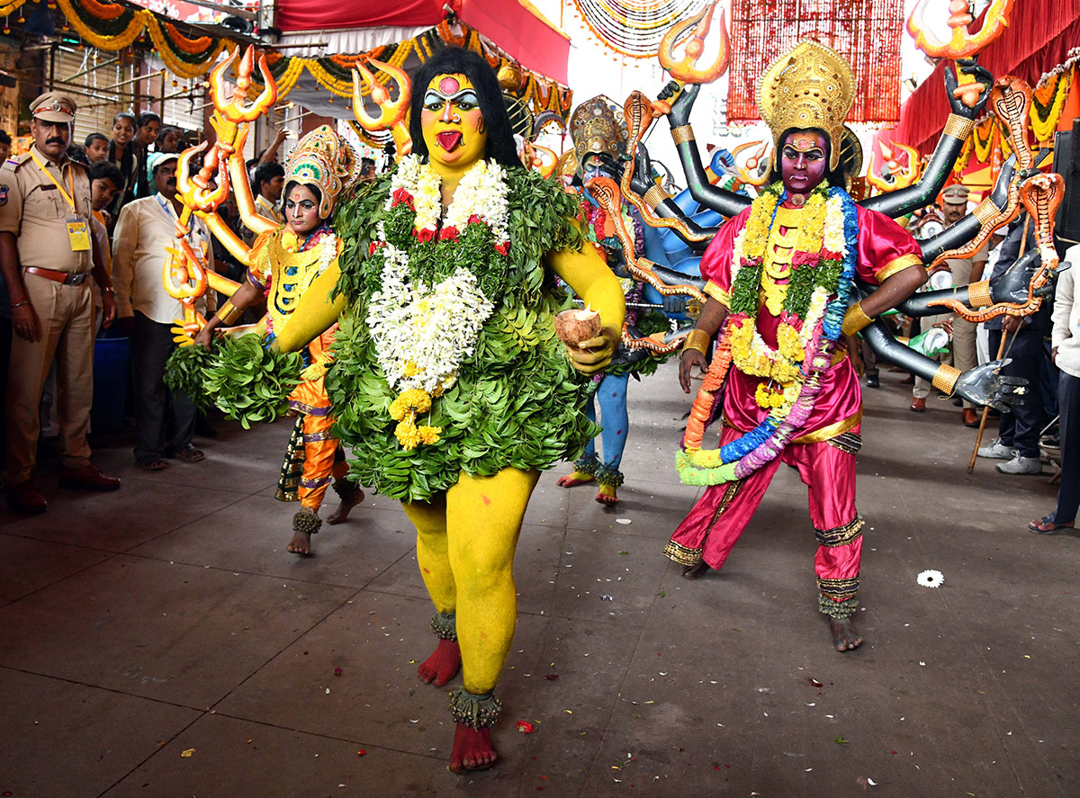 Secunderabad : Ujjaini Mahankali Bonalu Photos12