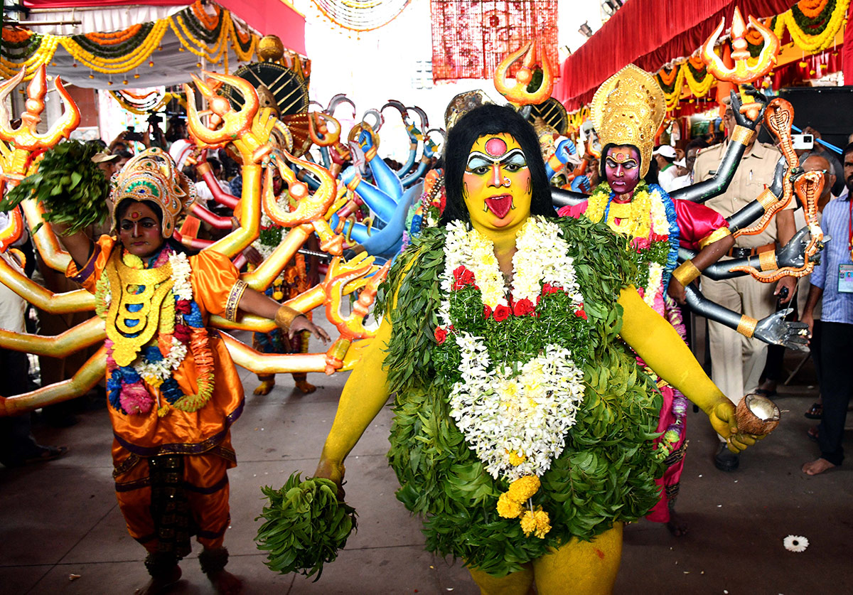 Secunderabad : Ujjaini Mahankali Bonalu Photos25