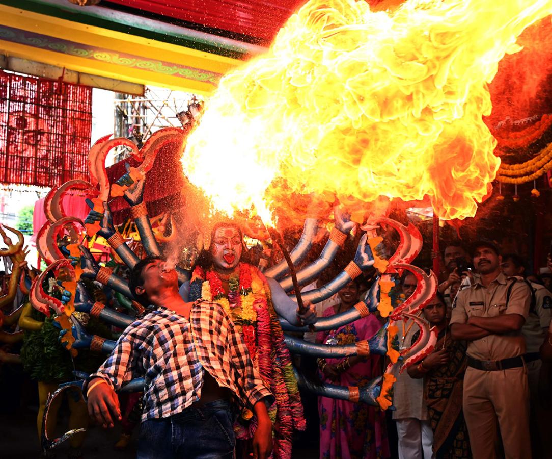 Secunderabad : Ujjaini Mahankali Bonalu Photos29