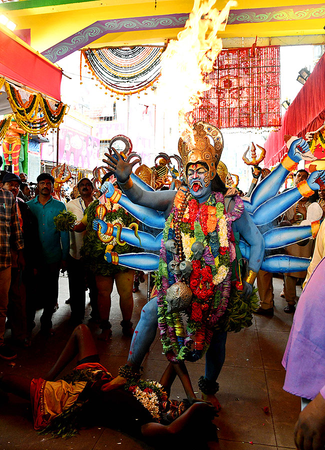 Secunderabad : Ujjaini Mahankali Bonalu Photos31