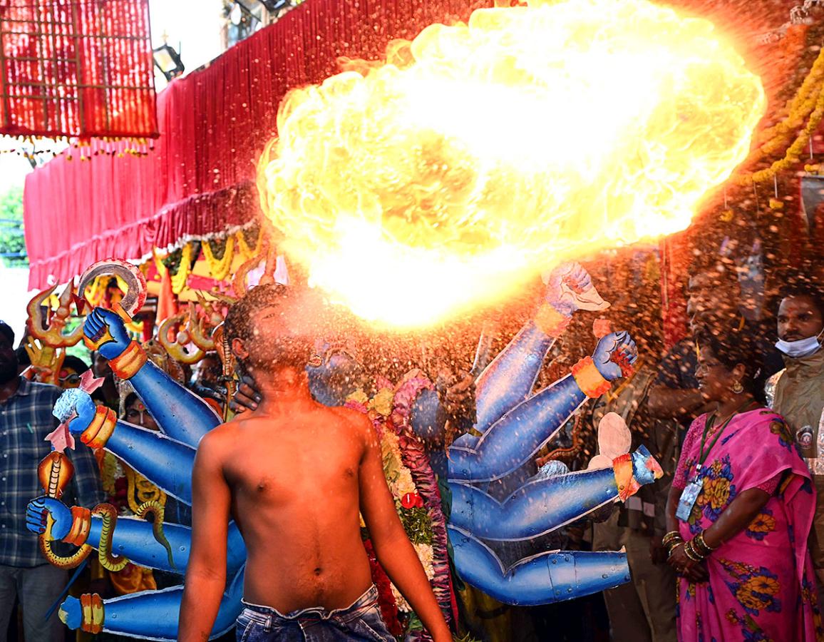 Secunderabad : Ujjaini Mahankali Bonalu Photos33