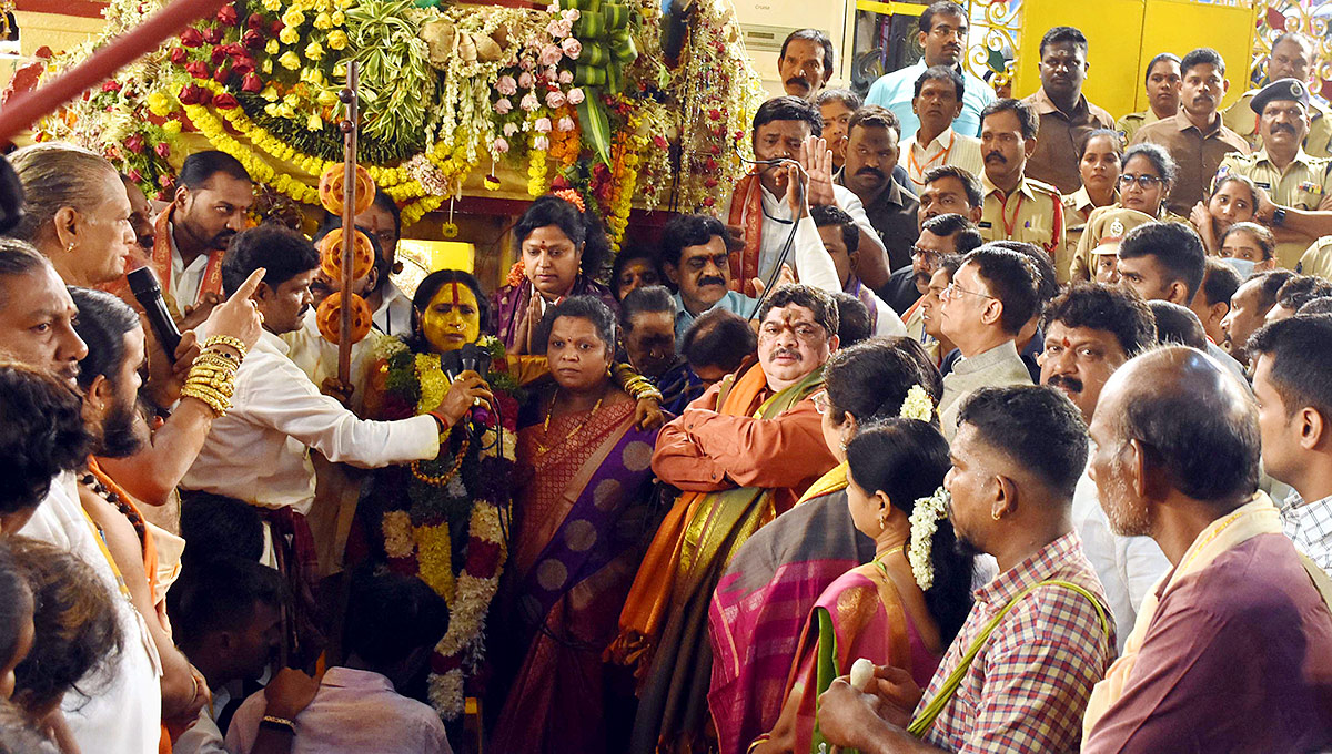 Secunderabad : Ujjaini Mahankali Bonalu Photos34