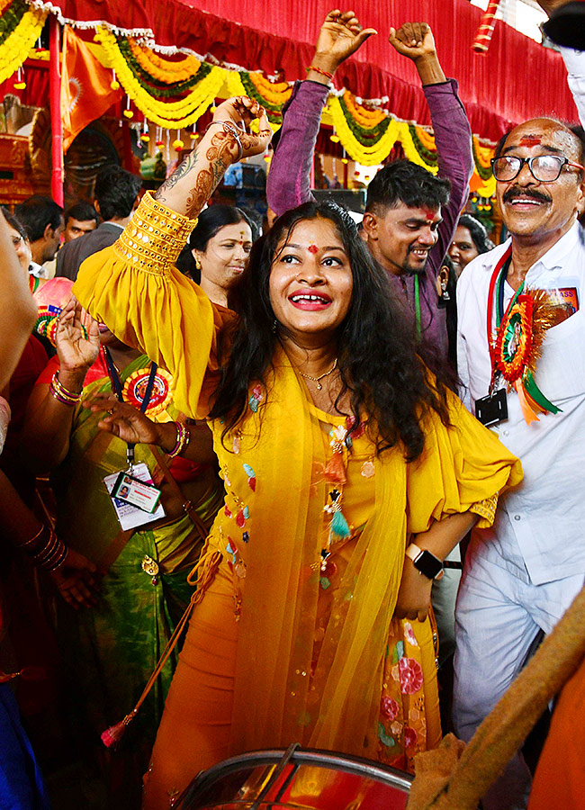 Secunderabad : Ujjaini Mahankali Bonalu Photos37