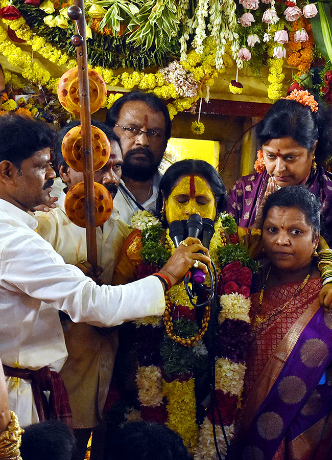 Secunderabad : Ujjaini Mahankali Bonalu Photos6