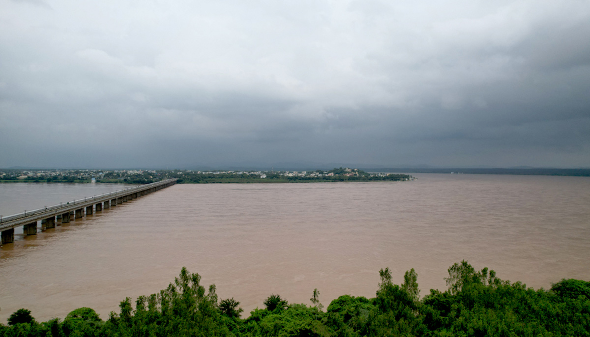 Godavari Water level Rises at Bhadrachalam Photos18