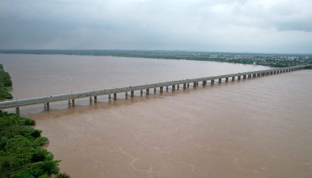 Godavari Water level Rises at Bhadrachalam Photos20