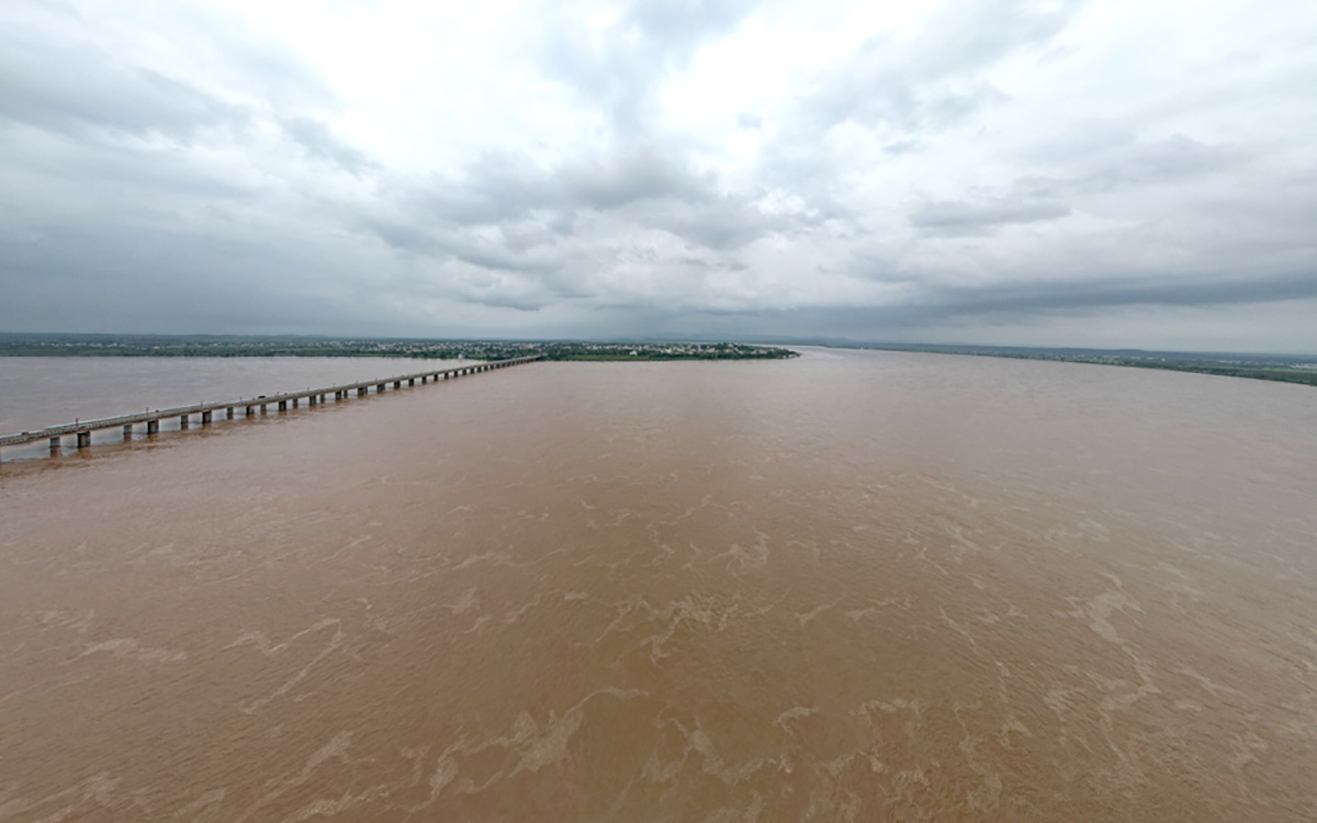 Godavari Water level Rises at Bhadrachalam Photos22