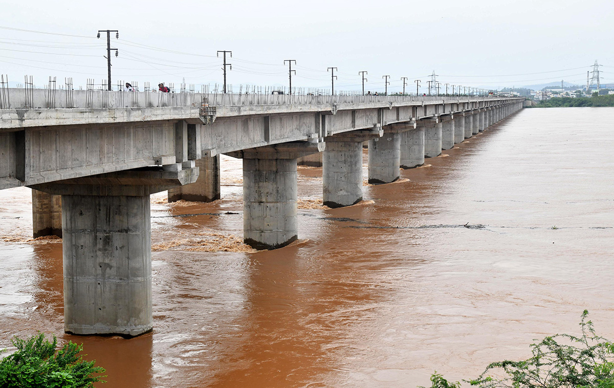 Godavari Water level Rises at Bhadrachalam Photos9