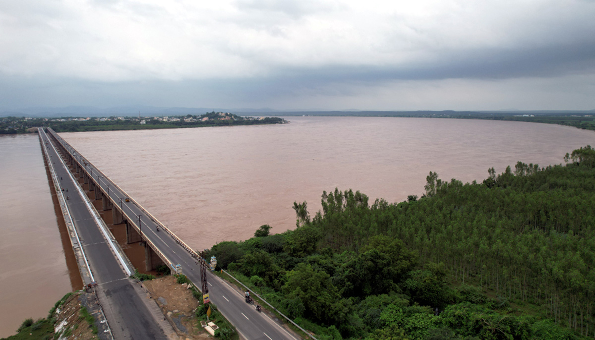 Godavari Water level Rises at Bhadrachalam Photos3