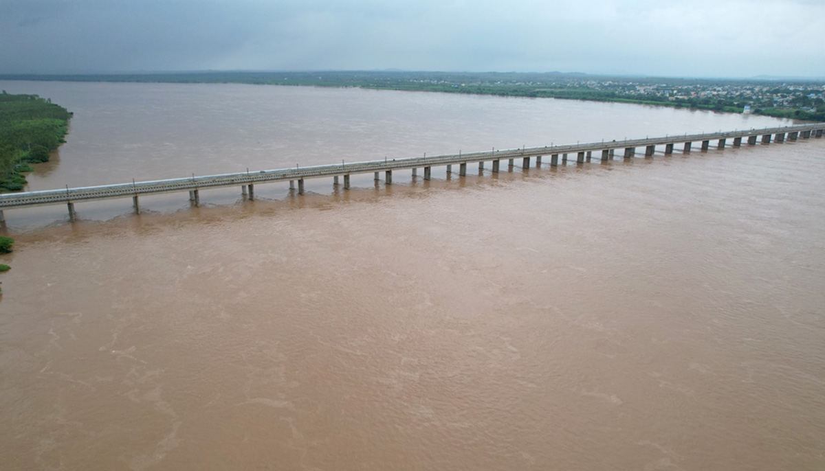 Godavari Water level Rises at Bhadrachalam Photos4