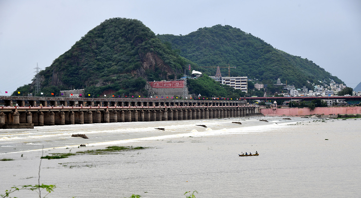 Heavy flood water in Krishna River Photos8