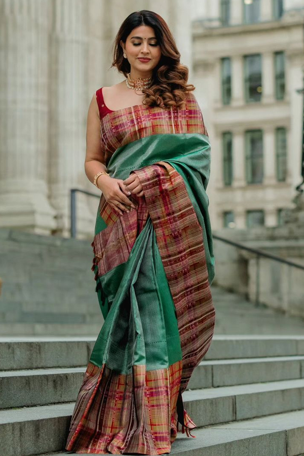 Actress Sneha Latest Saree Pics From London Vacation5