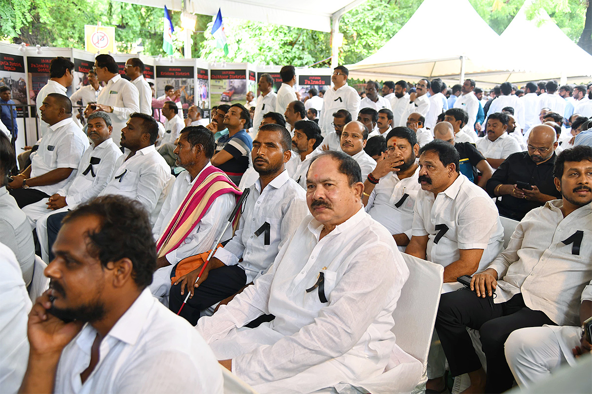 ys jagan mohan reddy darna at jantar mantar delhi40