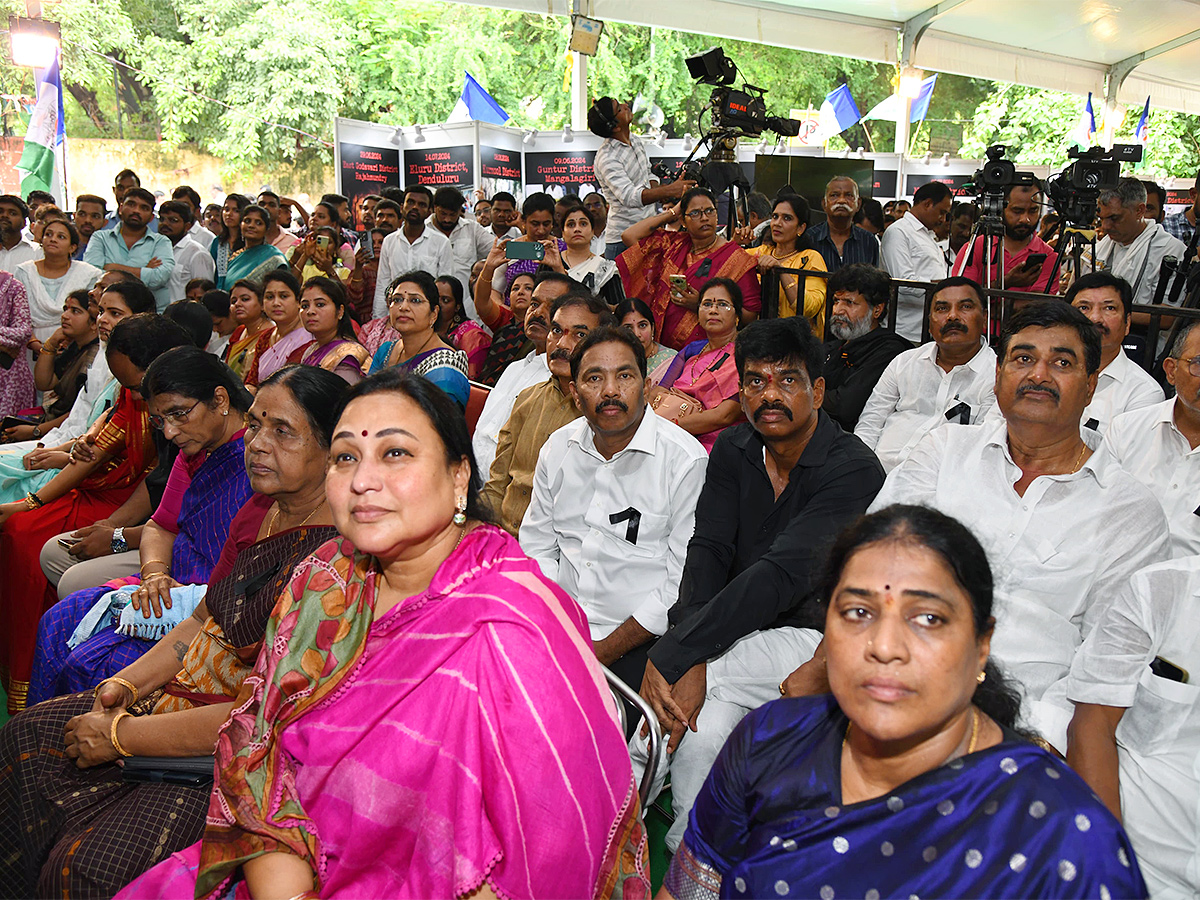 ys jagan mohan reddy darna at jantar mantar delhi30