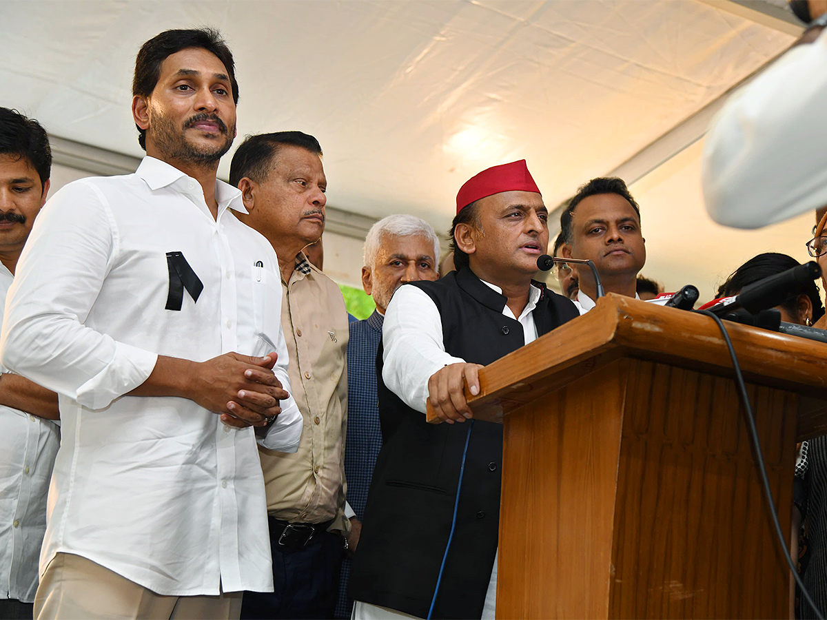 ys jagan mohan reddy darna at jantar mantar delhi10