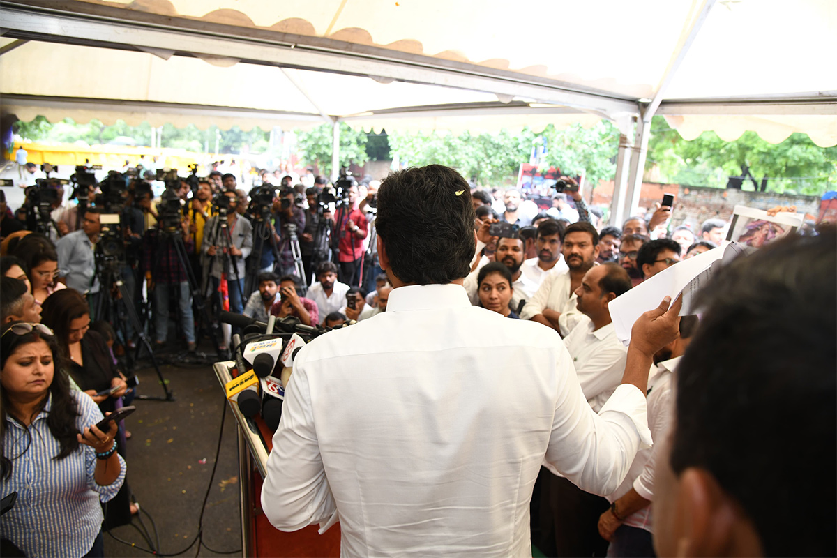 ys jagan mohan reddy darna at jantar mantar delhi6