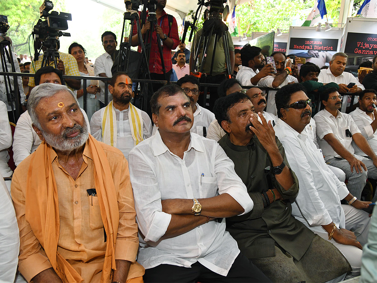 ys jagan mohan reddy darna at jantar mantar delhi8