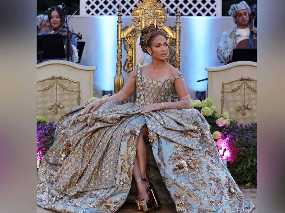 Popstar Jennifer Lopez In A Royal Look At Her Birthday Party2