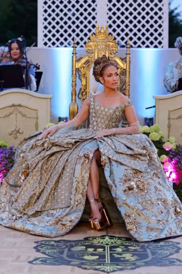 Popstar Jennifer Lopez In A Royal Look At Her Birthday Party11