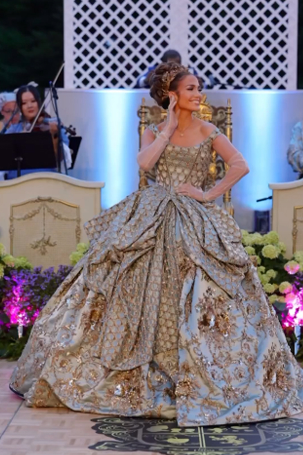 Popstar Jennifer Lopez In A Royal Look At Her Birthday Party12