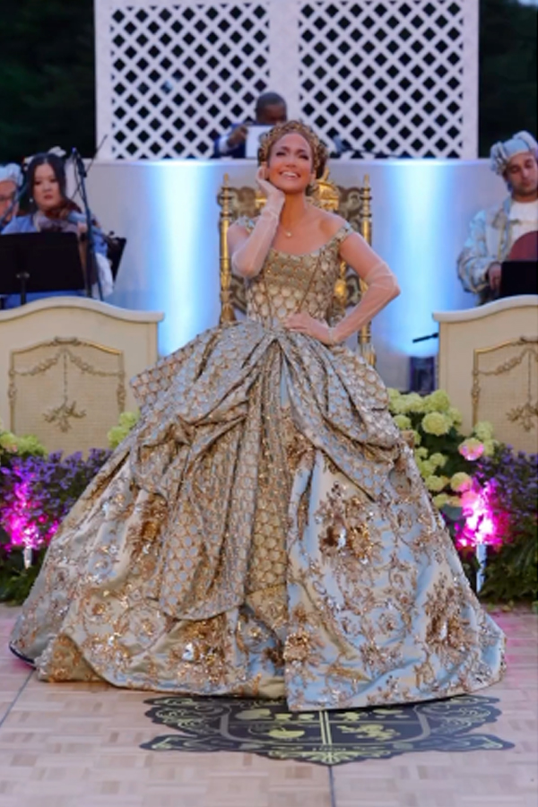 Popstar Jennifer Lopez In A Royal Look At Her Birthday Party13