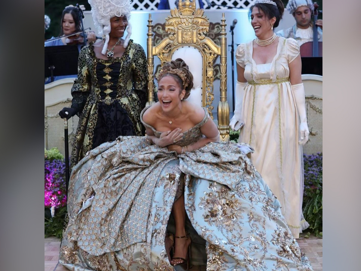 Popstar Jennifer Lopez In A Royal Look At Her Birthday Party3