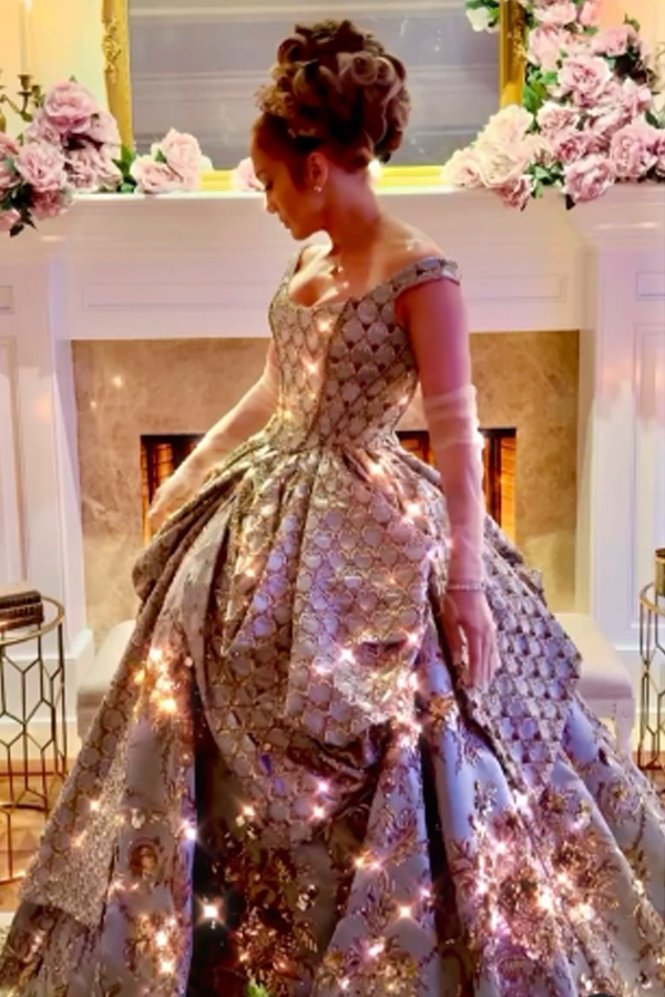 Popstar Jennifer Lopez In A Royal Look At Her Birthday Party7