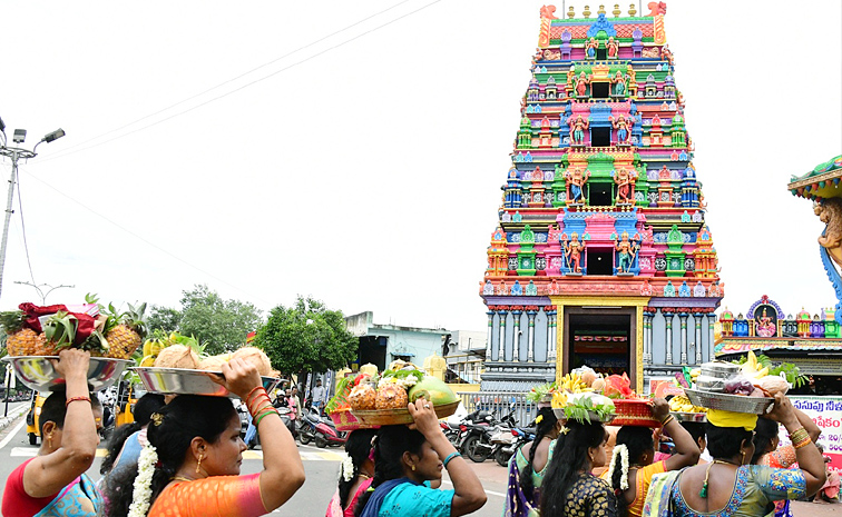 Karakachettu Polamamba Ammavari Jatara in Visakhapatnam Photos2