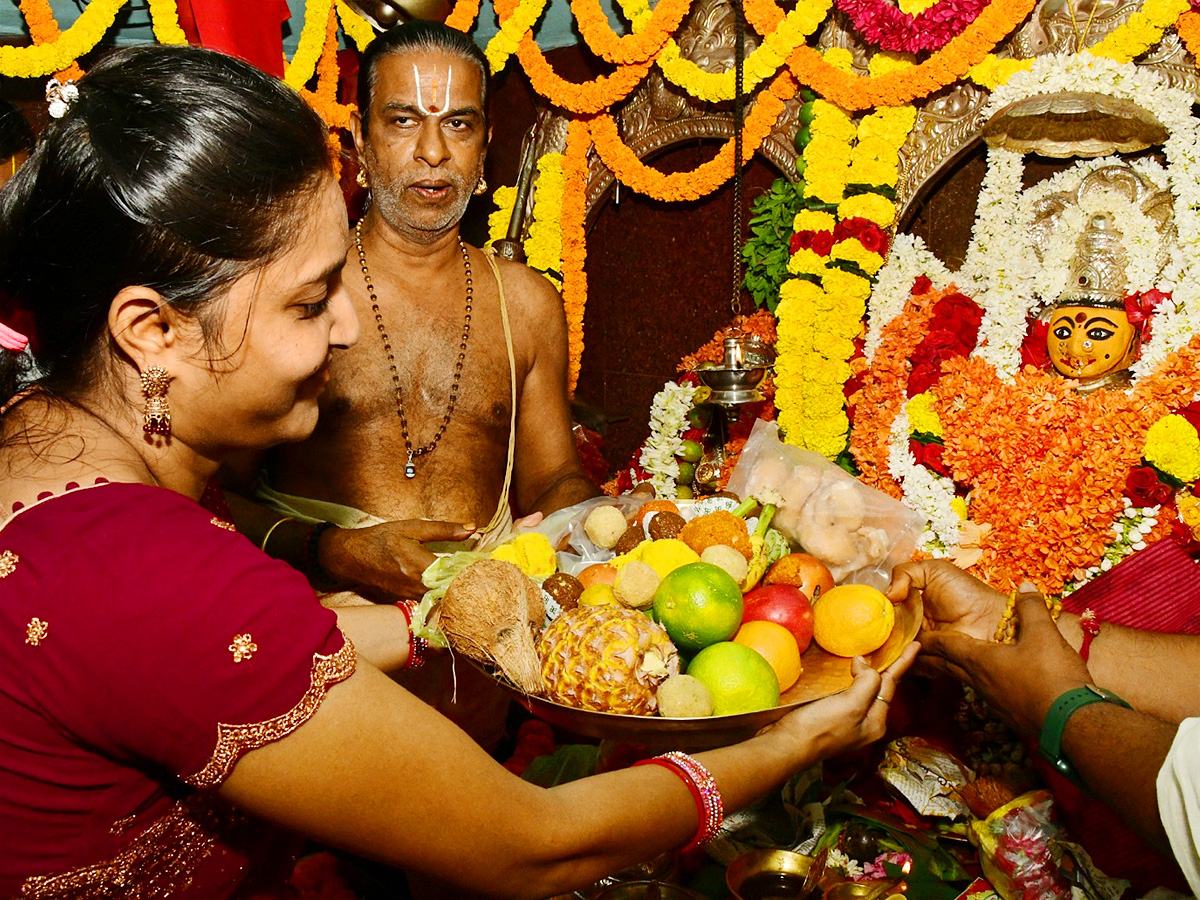 Karakachettu Polamamba Ammavari Jatara in Visakhapatnam Photos7