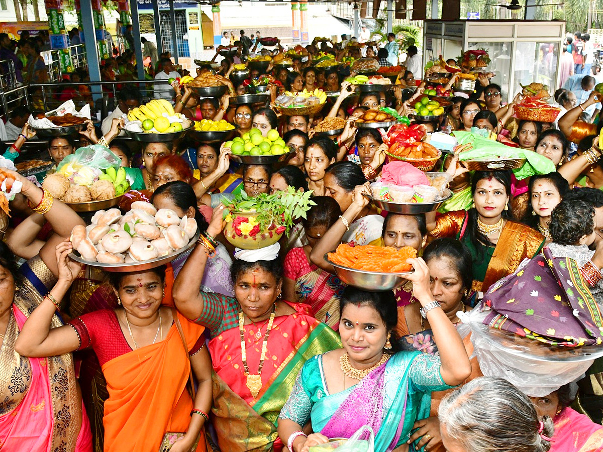 Karakachettu Polamamba Ammavari Jatara in Visakhapatnam Photos1