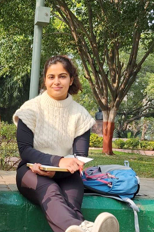 Paris Olympics 2024: Manu Bhaker Enters Her First Olympic Final Photos17