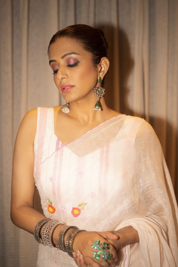 Actress Priyamani Killing Looks In White Saree6