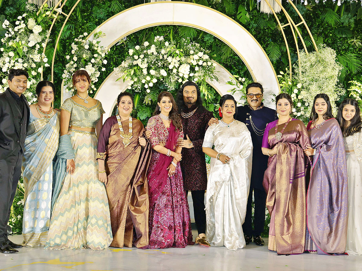 Varalaxmi Sarathkumar Grand Wedding Reception Photos3