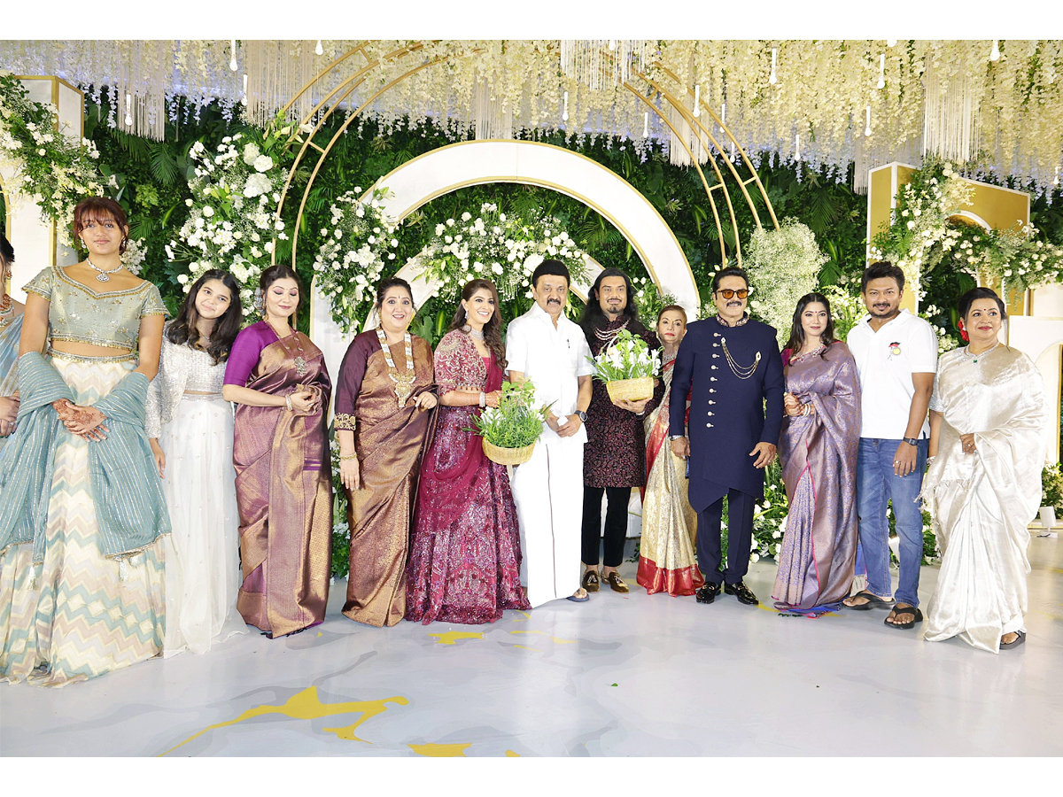 Varalaxmi Sarathkumar Grand Wedding Reception Photos6