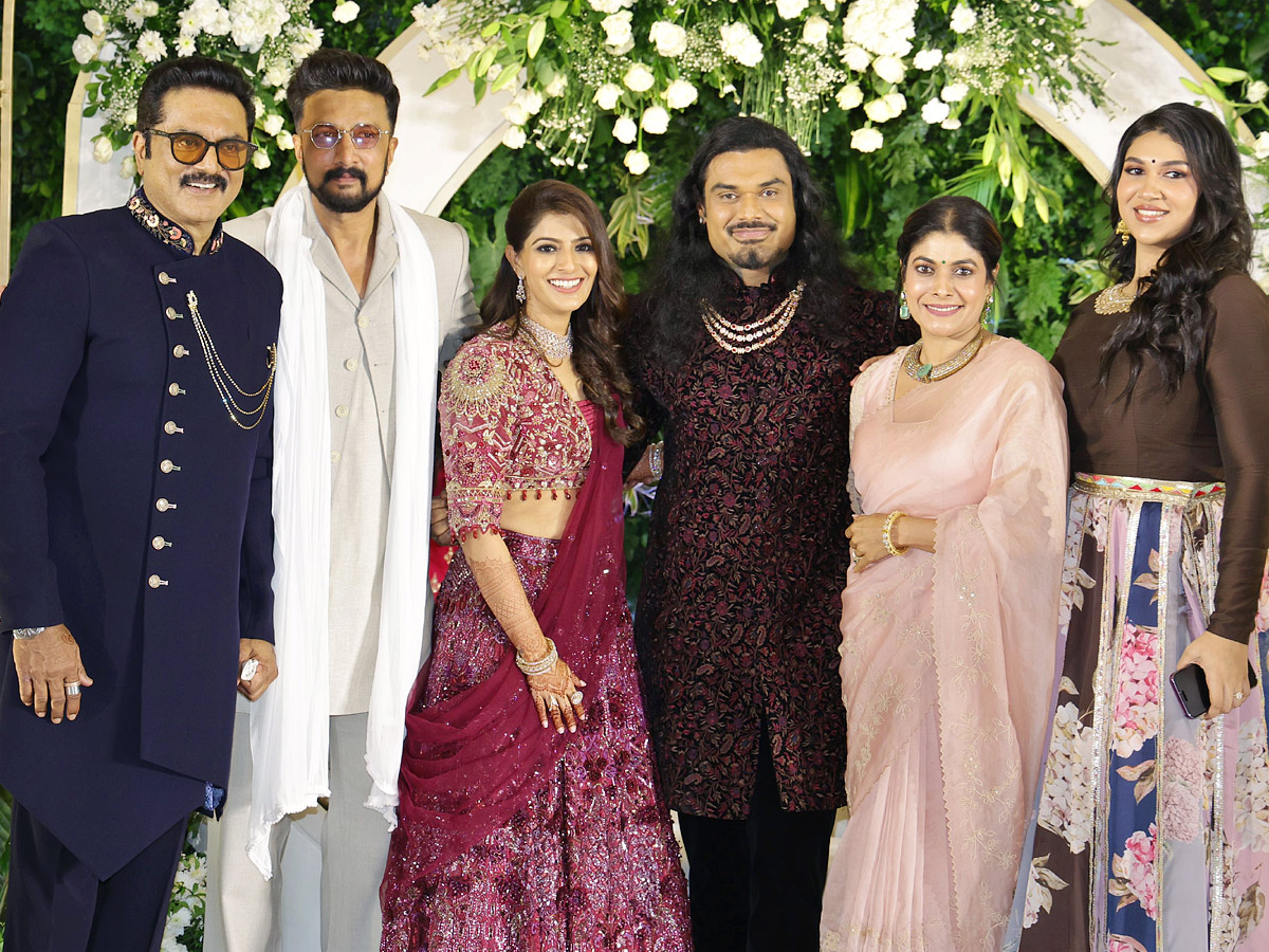 Varalaxmi Sarathkumar Grand Wedding Reception Photos14