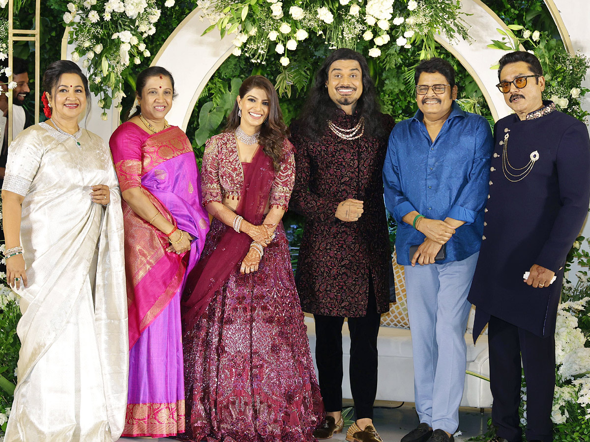 Varalaxmi Sarathkumar Grand Wedding Reception Photos20