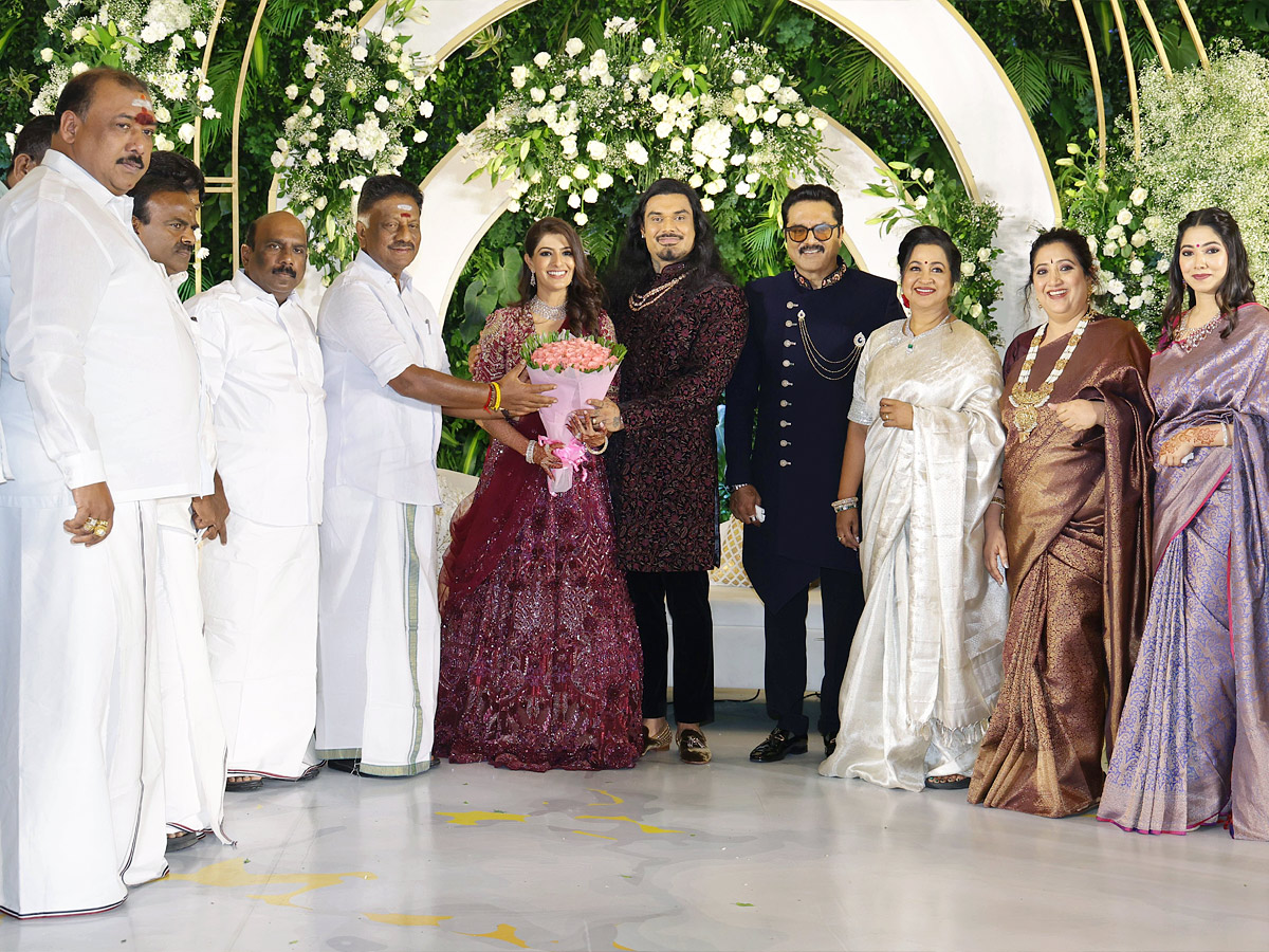 Varalaxmi Sarathkumar Grand Wedding Reception Photos8