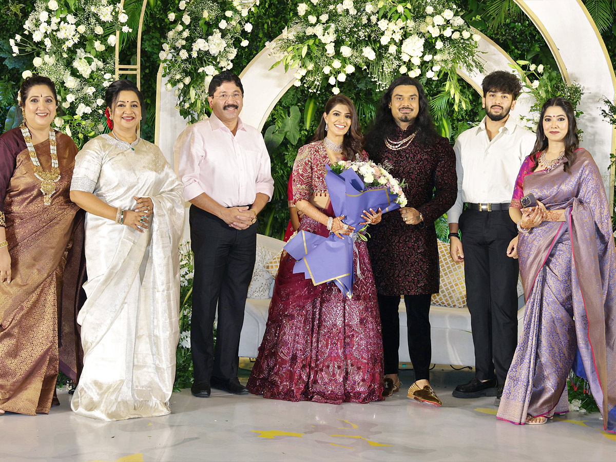 Varalaxmi Sarathkumar Grand Wedding Reception Photos15