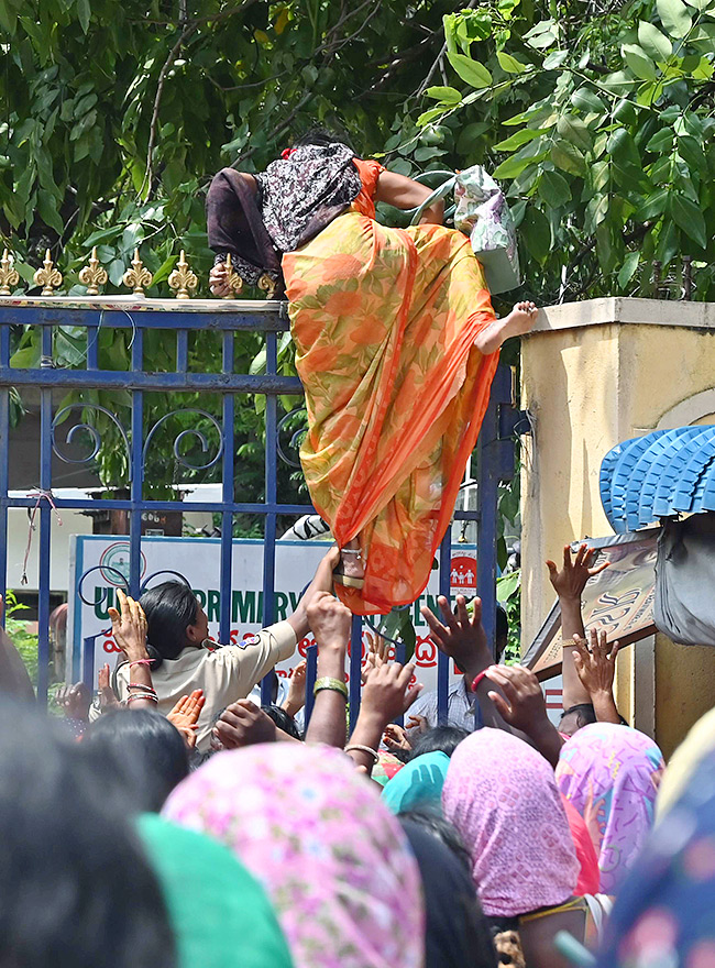 ASHA Workers Stage Protest12